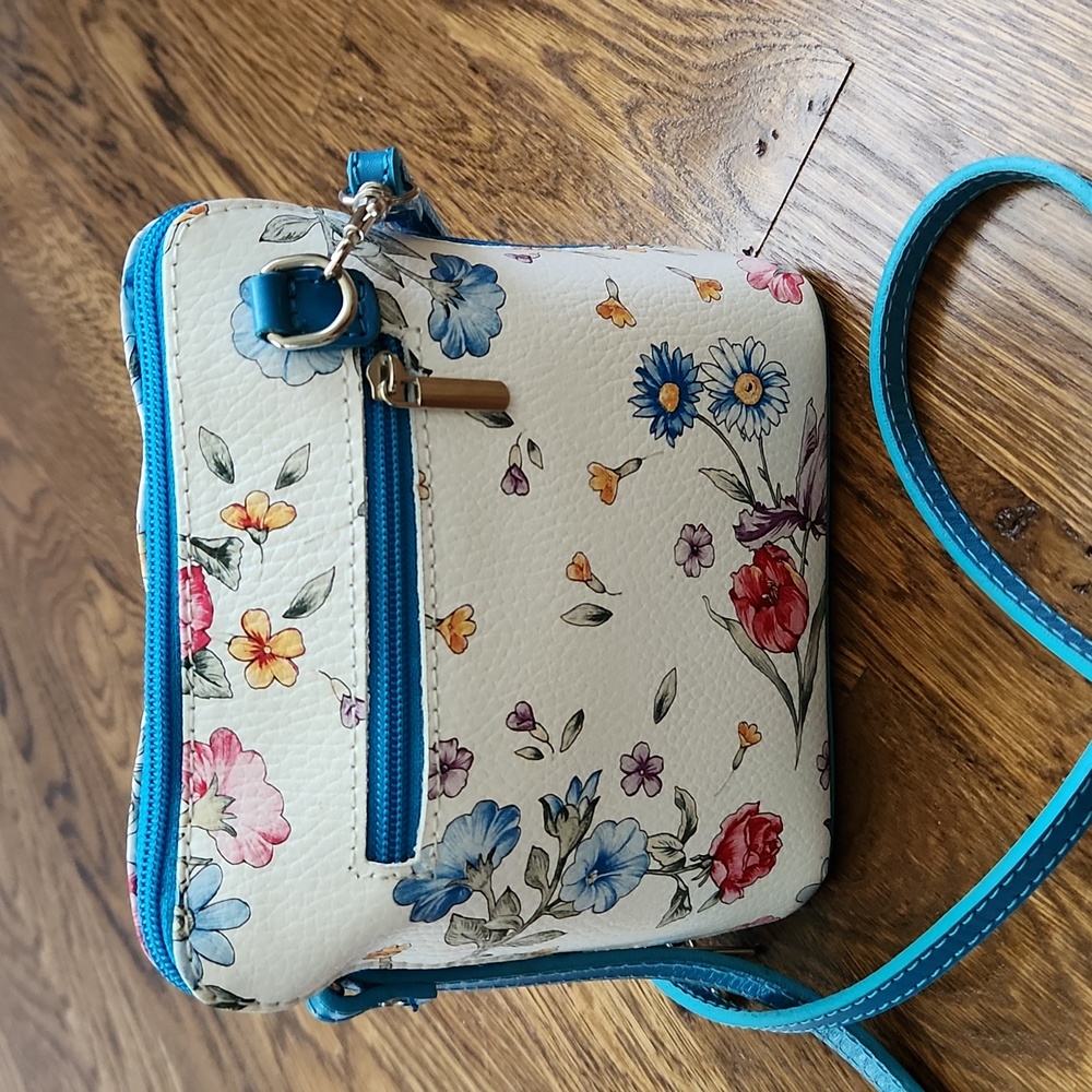 Small floral leather purse with long strap - Picture 3 of 7